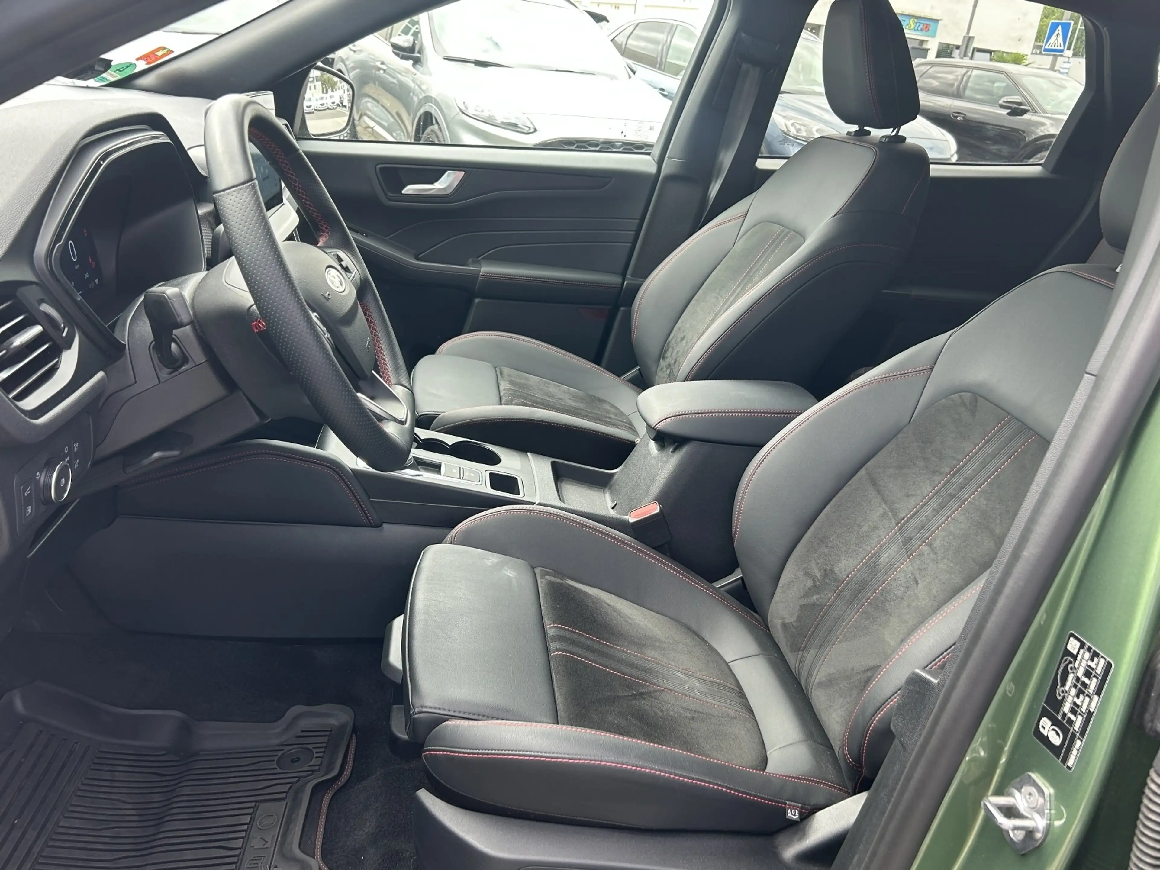 Ford Kuga 2.5 Duratec Plug-in-Hybrid PHEV ST-Line X X — photo 12