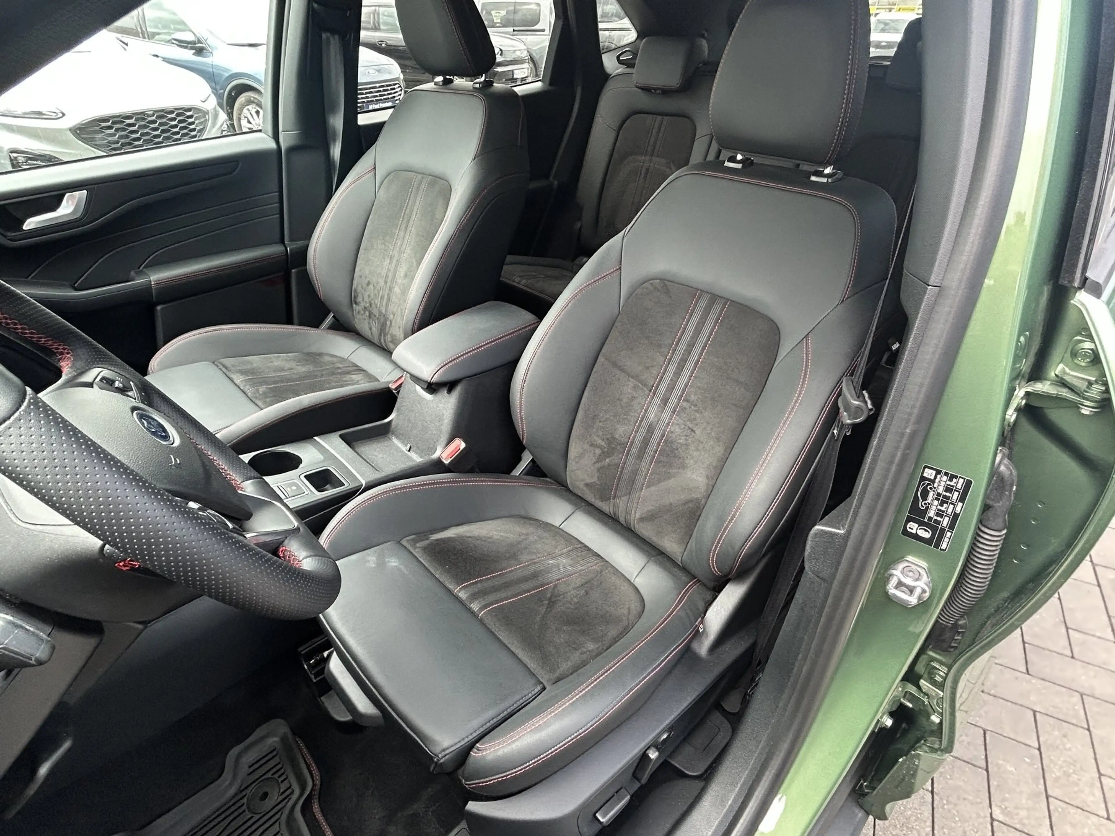 Ford Kuga 2.5 Duratec Plug-in-Hybrid PHEV ST-Line X X — photo 13