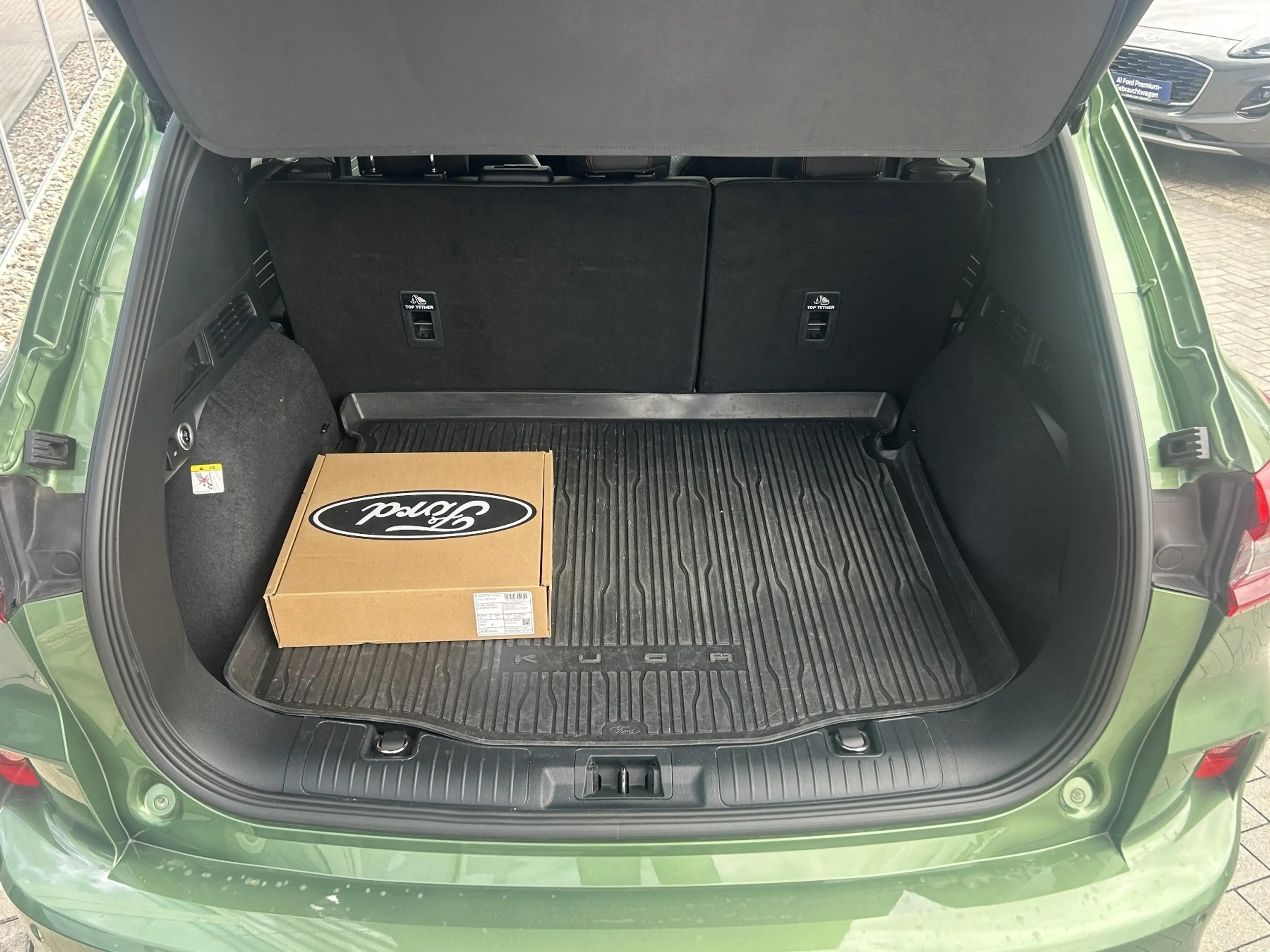 Ford Kuga 2.5 Duratec Plug-in-Hybrid PHEV ST-Line X X — photo 8