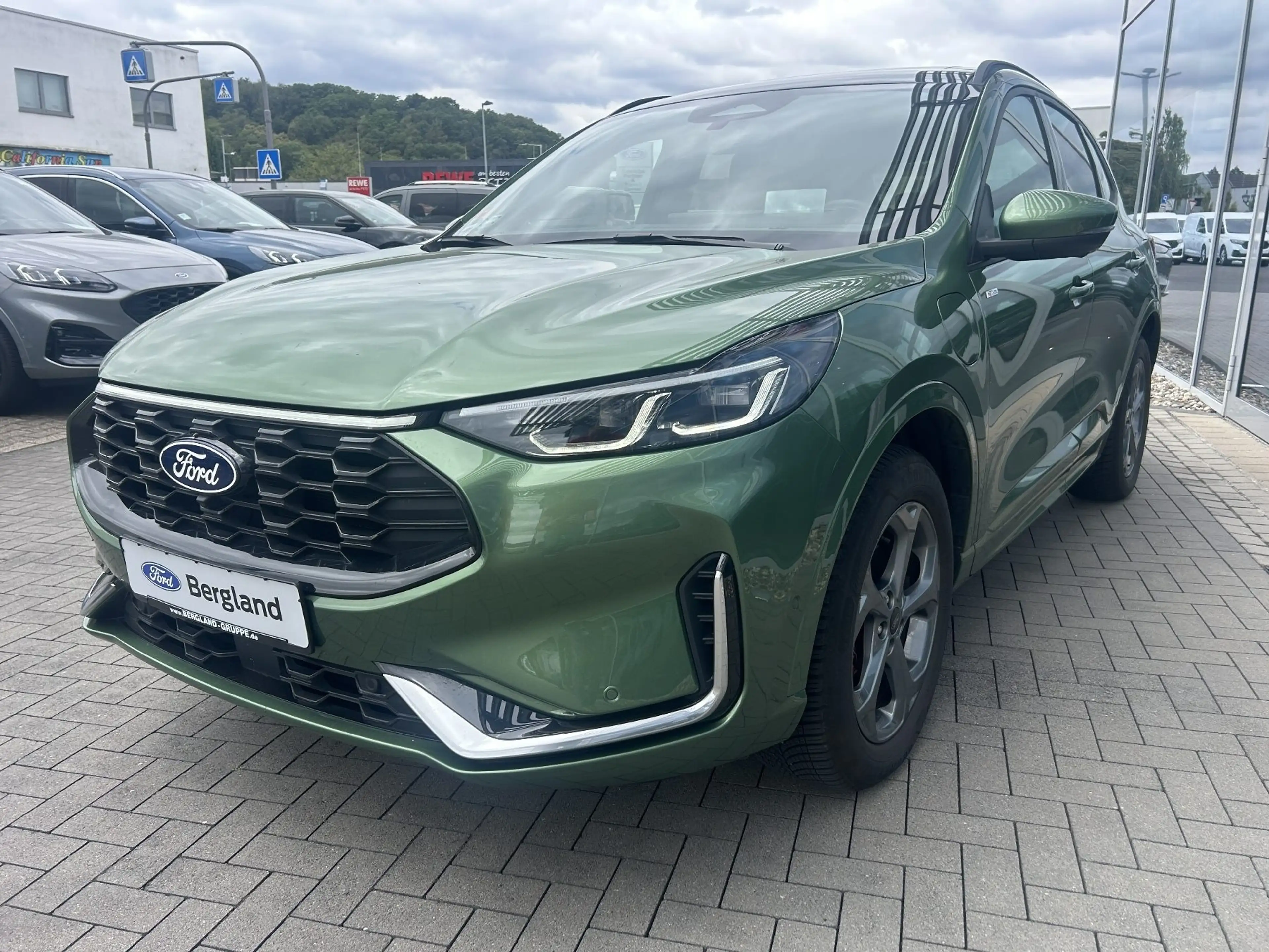 Ford Kuga 2.5 Duratec Plug-in-Hybrid PHEV ST-Line X X — photo 4