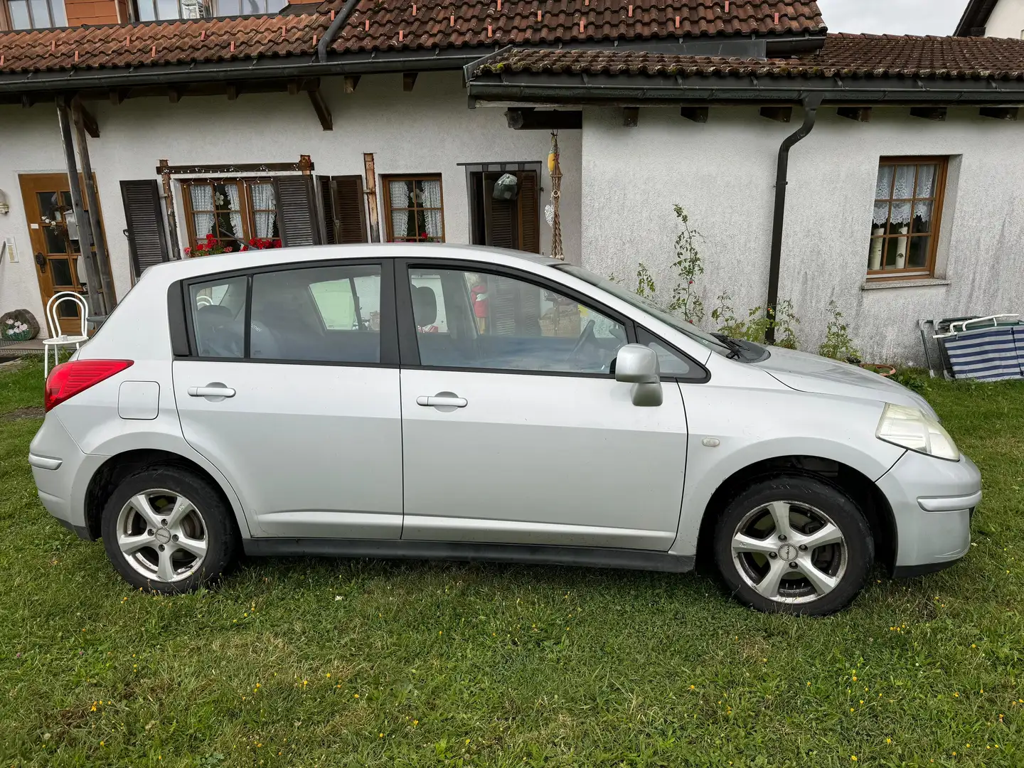 Nissan Tiida Tiida+1.8+tekna Argintiu - 2