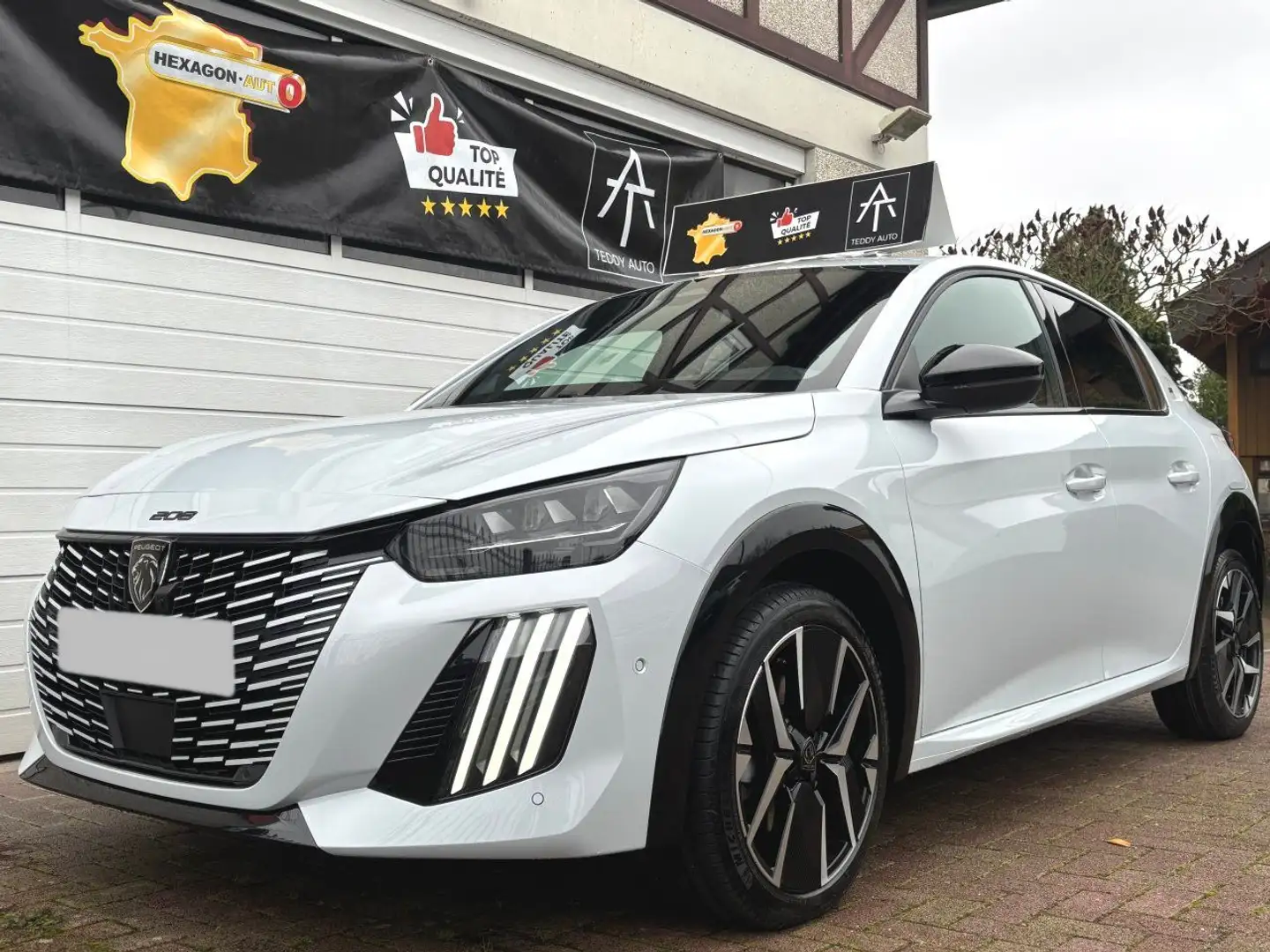 Peugeot 208 Hybrid 145 GT e-DSC6 Alcantara,Navi,Sitzheiz Weiß - 2