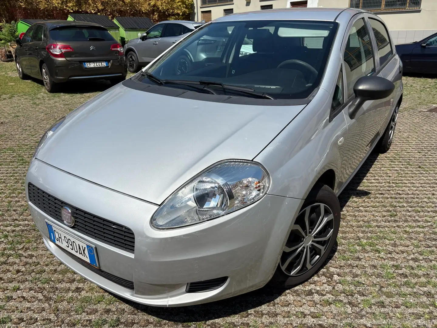 Fiat Grande Punto 5p 1.2 GPL  s&s 69cv neopatentati Gümüş rengi - 1