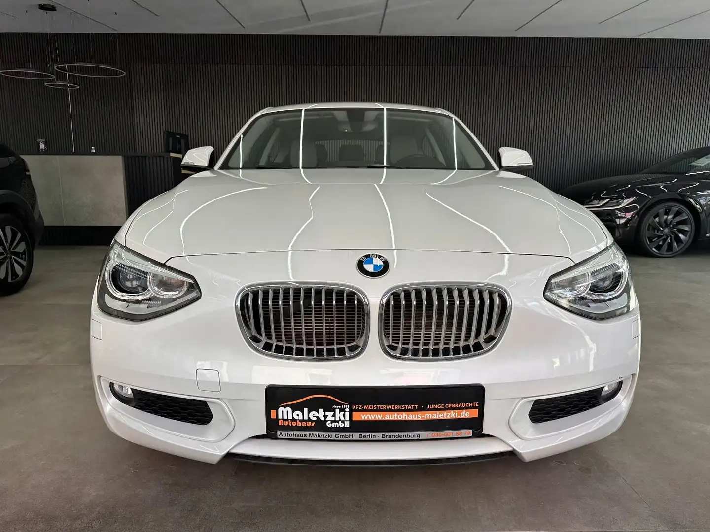 BMW 116 i*PDC*Bi-Xenon*UrbanLine* Weiß - 2