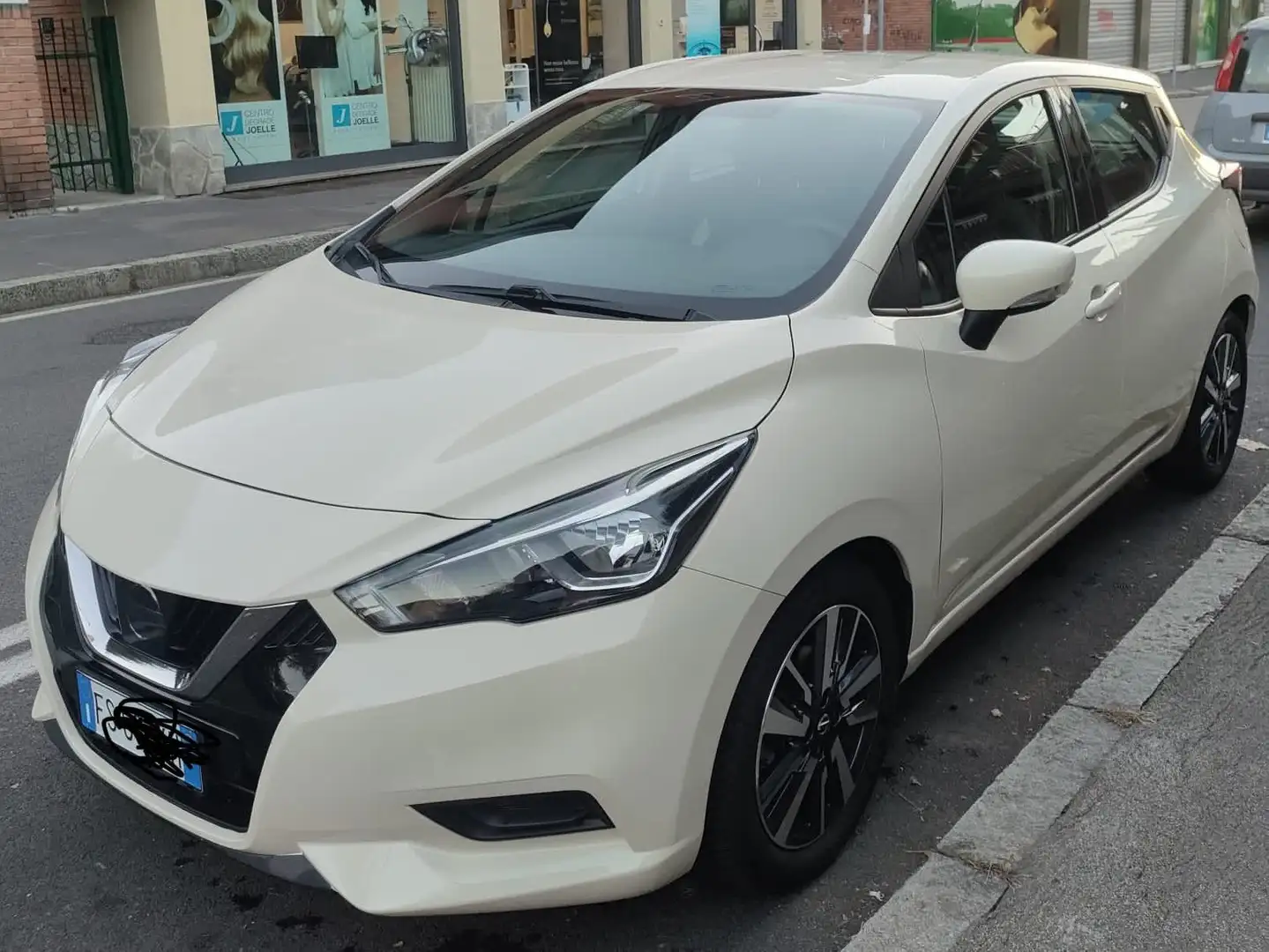 Nissan Micra Micra V 2017 1.0 Acenta 71cv Beżowy - 1