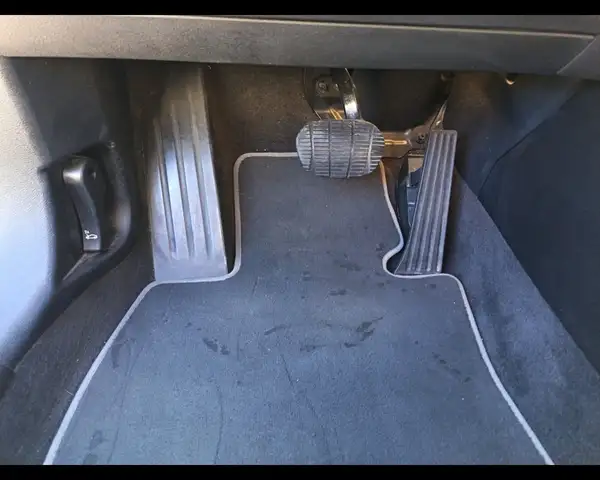 BMW X1 view 25