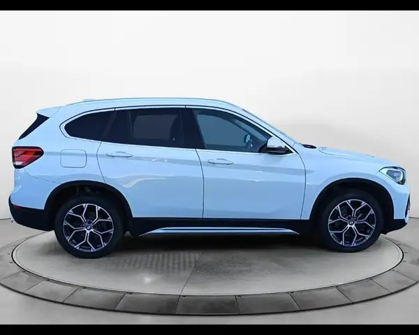 BMW X1 view 5