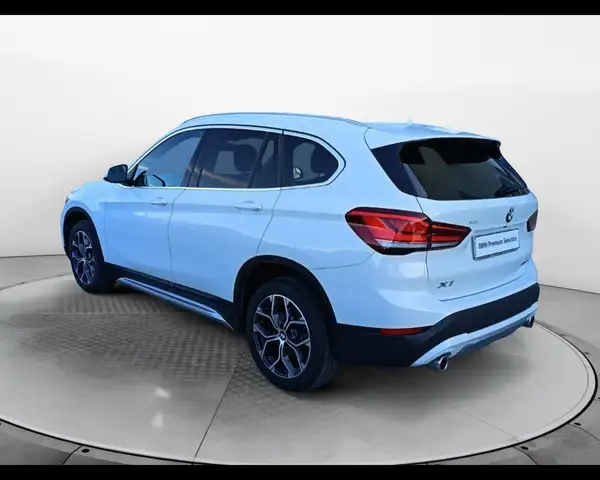 BMW X1 view 8