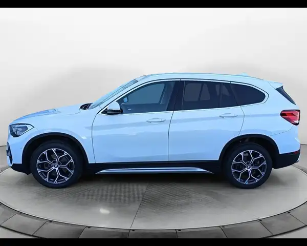 BMW X1 view 9