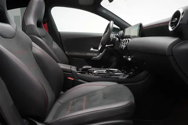Mercedes-Benz CLA view 15
