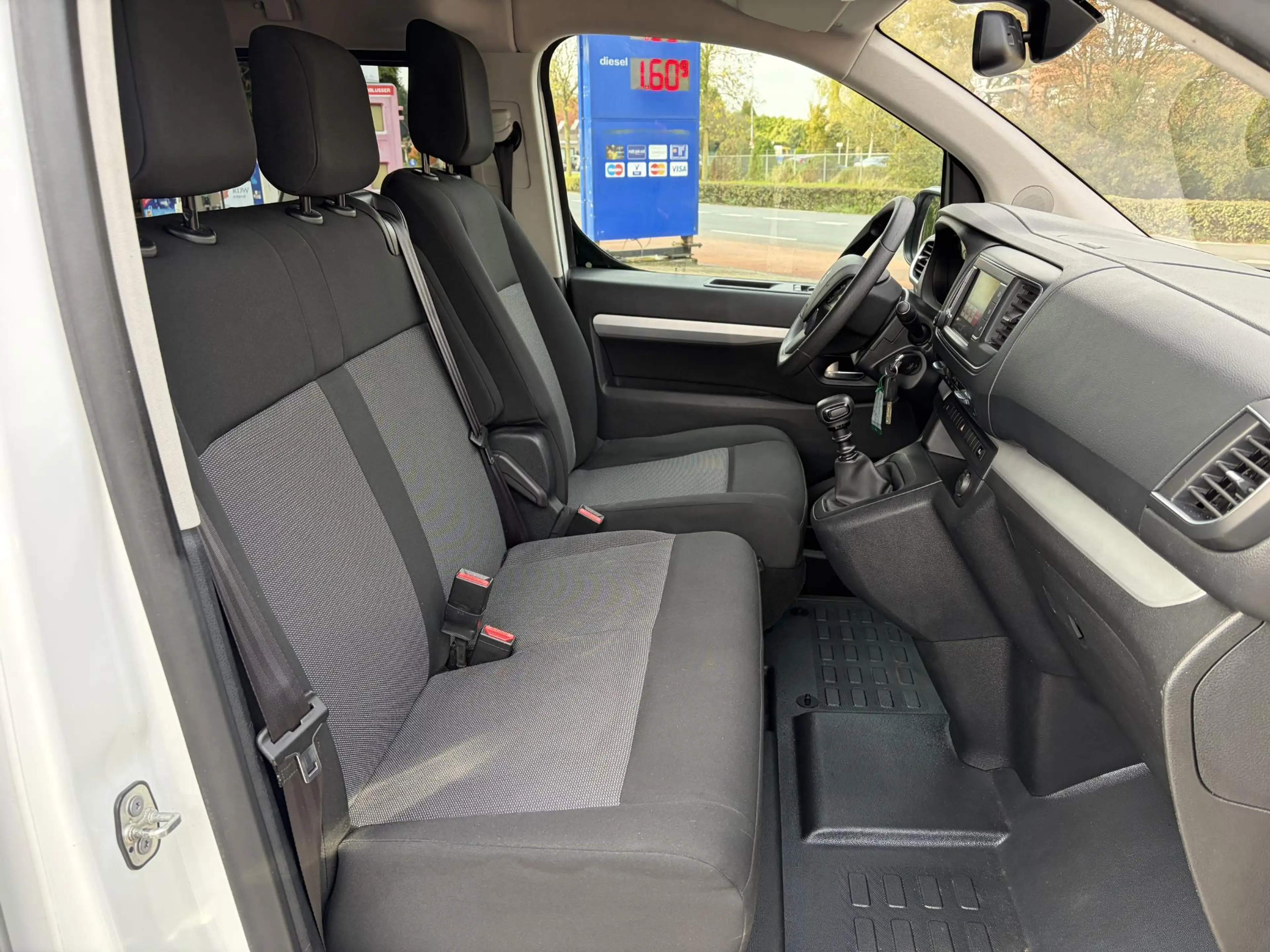 Peugeot Traveller 2.0 BlueHDi 150 Business Long S&S NAVI | CRUISE | — photo 13