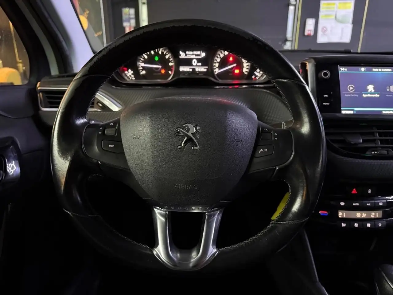 Peugeot 208 208 — photo 24