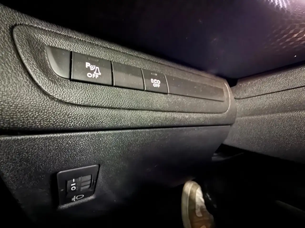 Peugeot 208 208 — photo 29