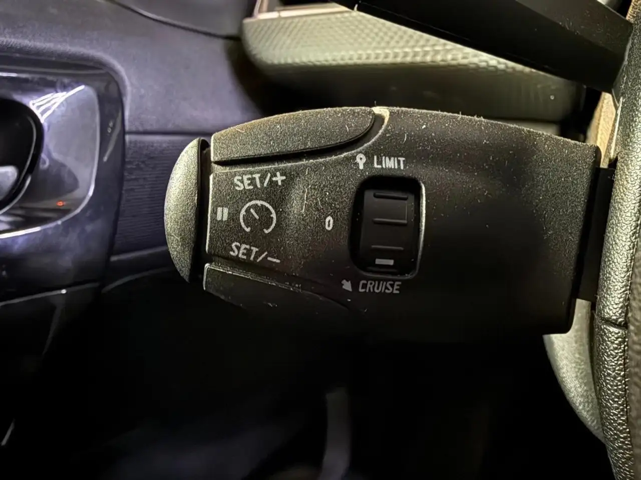 Peugeot 208 208 — photo 27