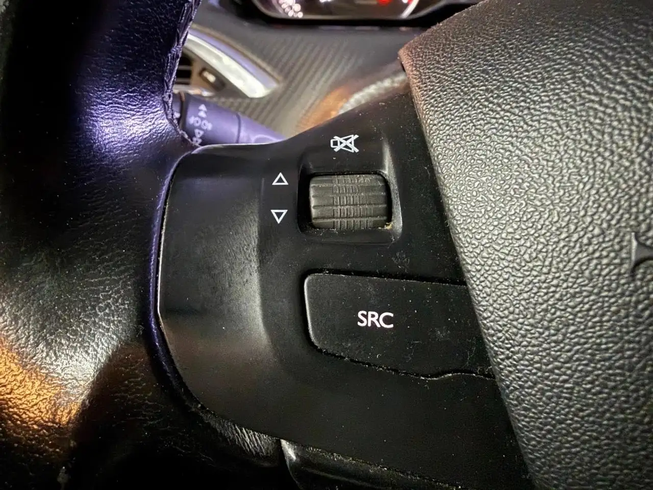 Peugeot 208 208 — photo 43