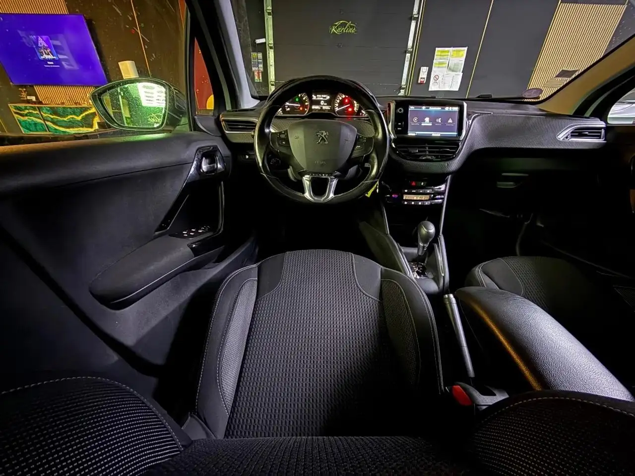 Peugeot 208 208 — photo 35