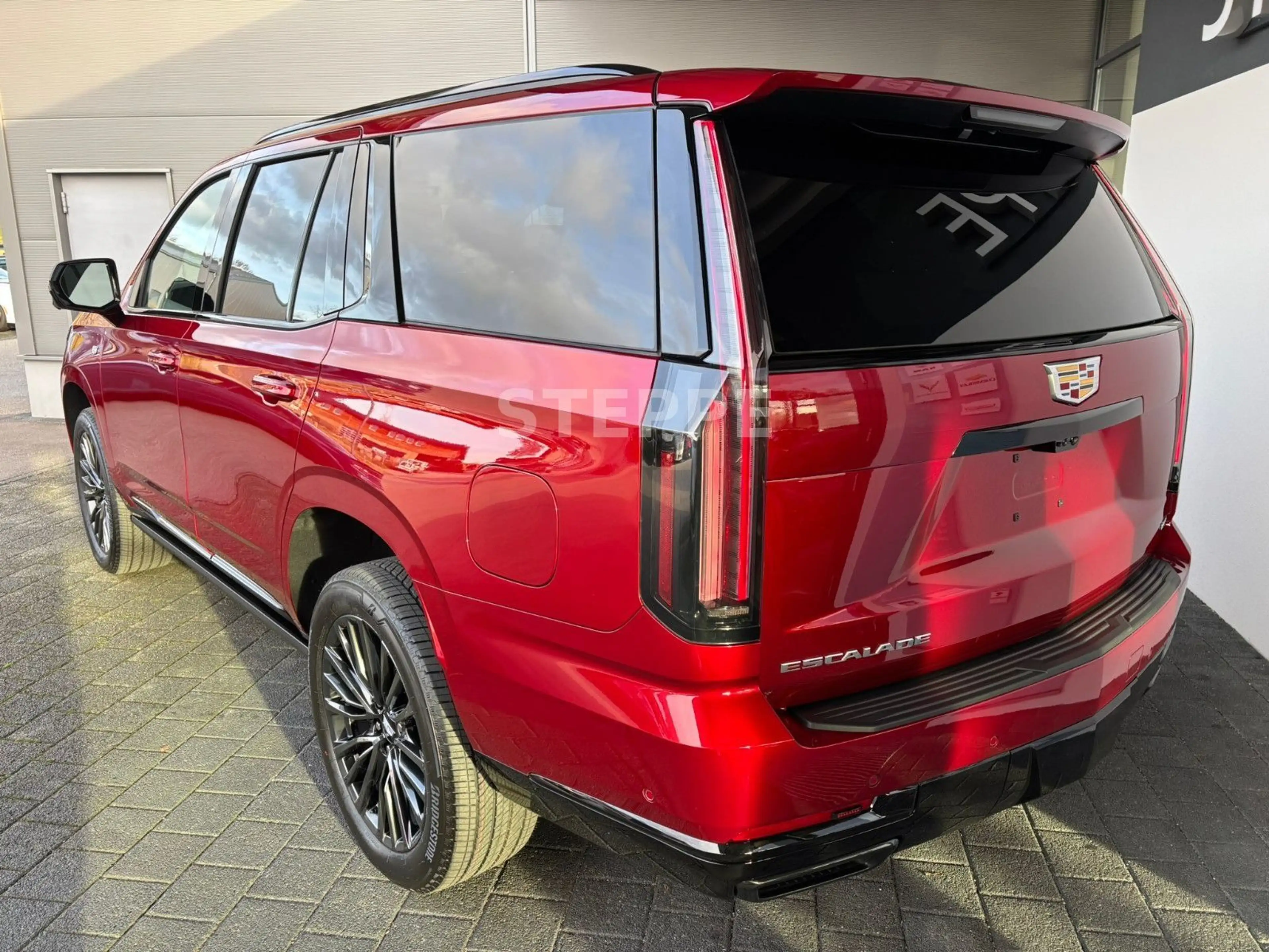 Cadillac Escalade FACELIFT MY26 6.2 V8 Sport Platinum — photo 4