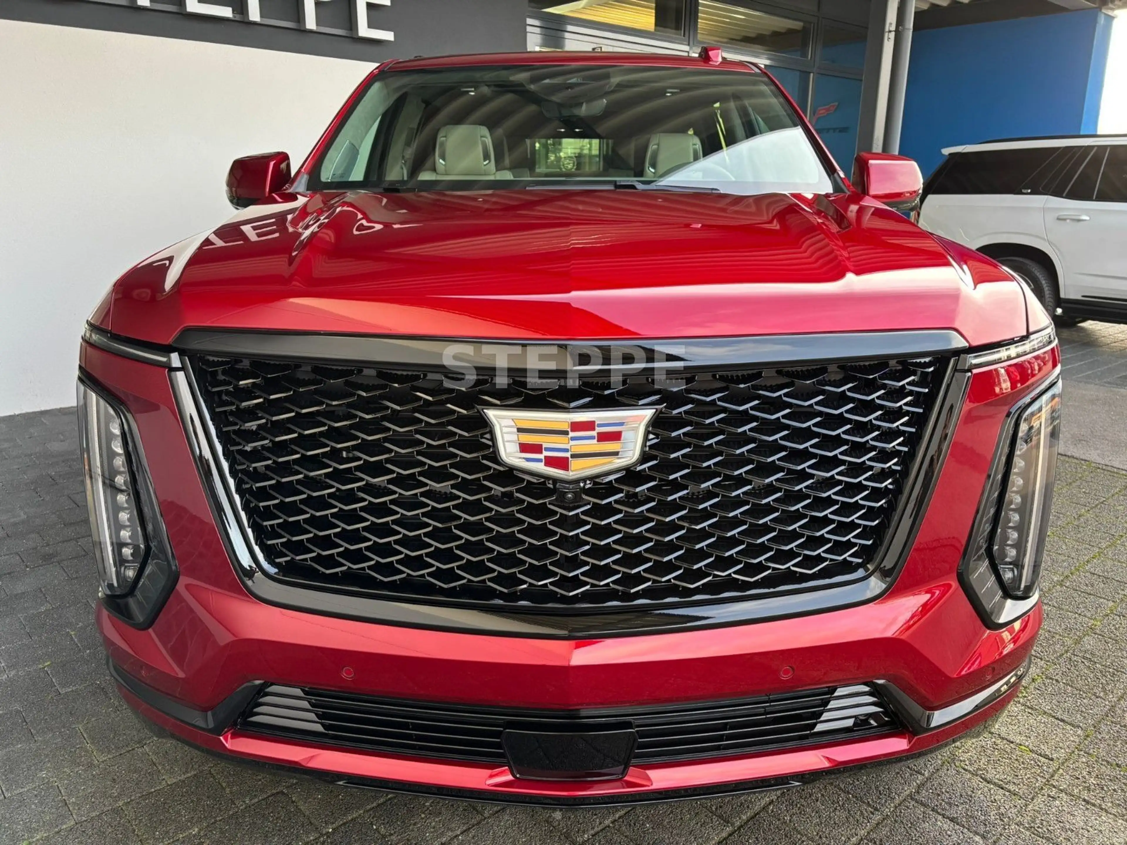 Cadillac Escalade FACELIFT MY26 6.2 V8 Sport Platinum — photo 2