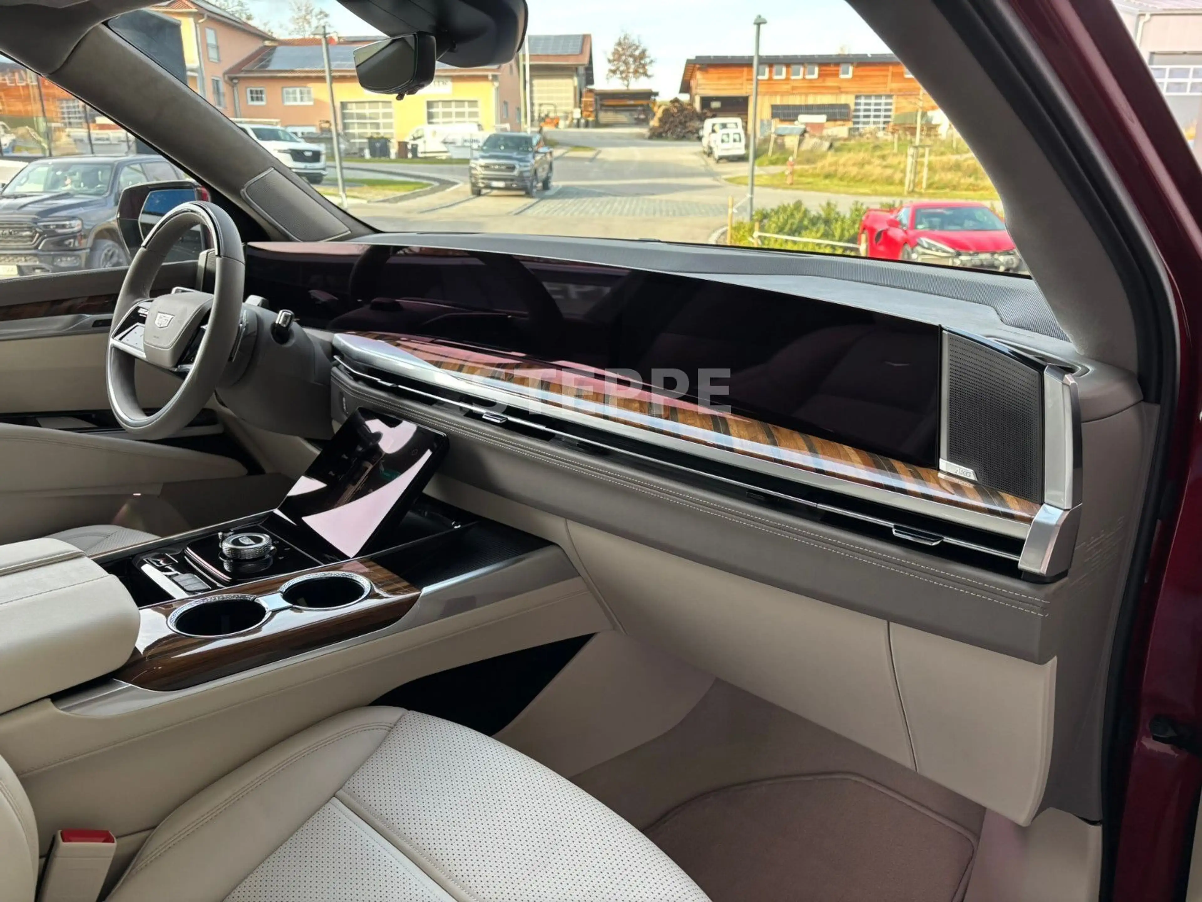 Cadillac Escalade FACELIFT MY26 6.2 V8 Sport Platinum — photo 9