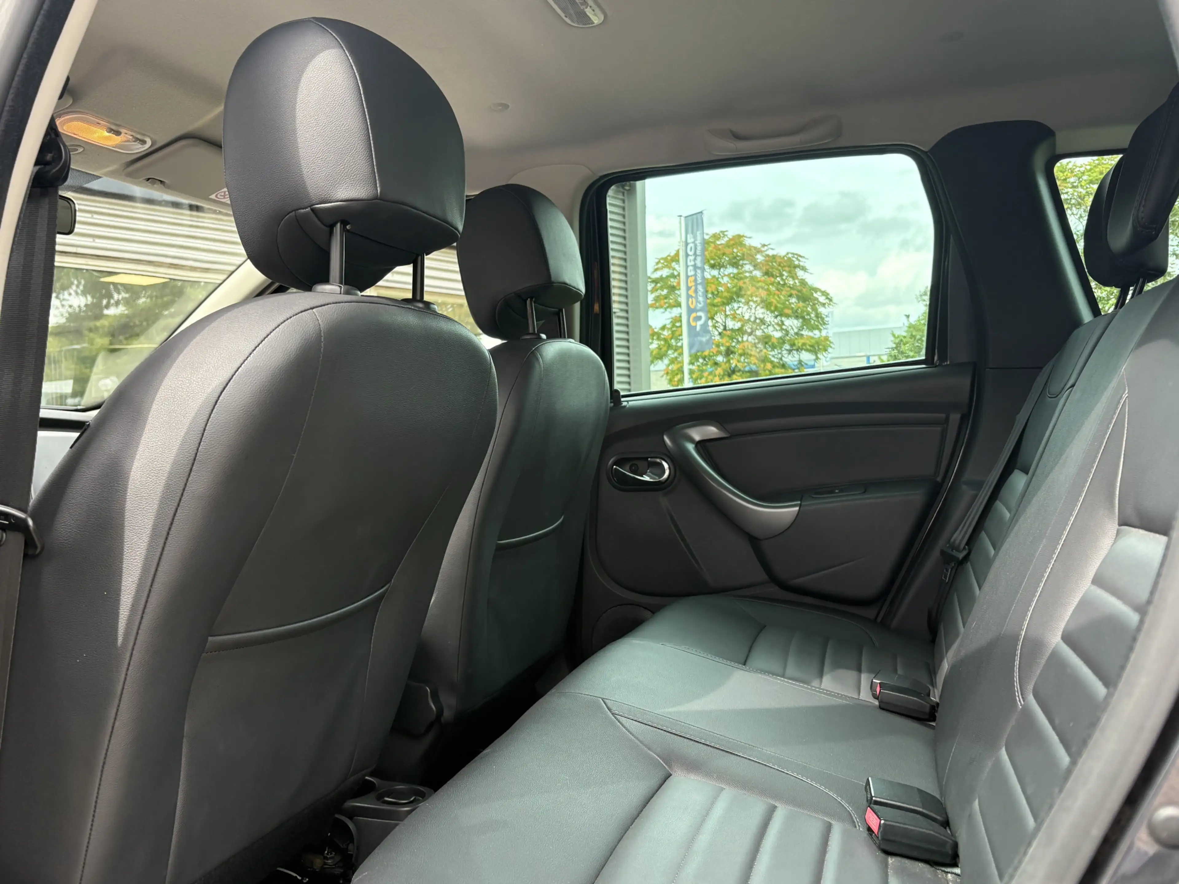Dacia Duster 1.2 TCe 4x2 Prestige | Navi | Leder | Cruise | Tre — photo 10