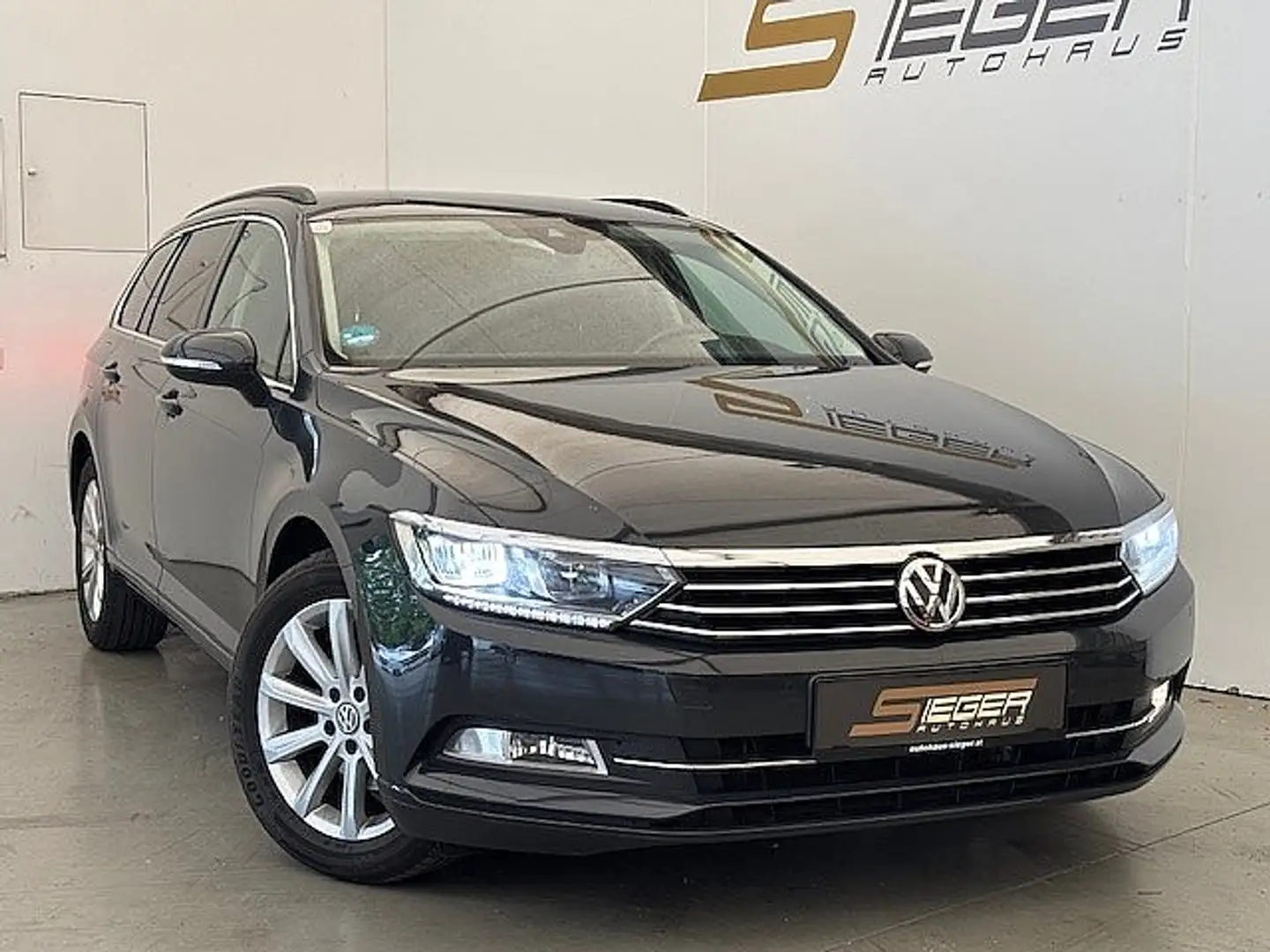 Volkswagen Passat Variant Comfortline 2,0 TDI DSG Grijs - 2