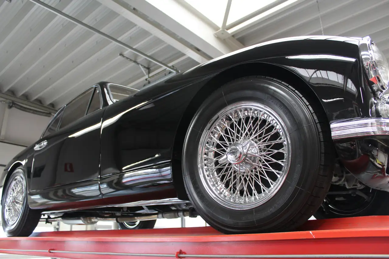 Aston Martin DB2 Sports Saloon "Rare left-hand drive" Rare left, foto 9