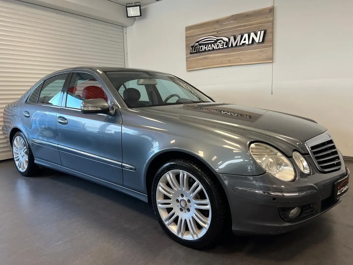 Mercedes-Benz E 320 CDI 4Matic/Navi/Leder/Bi-Xenon/Avangarde/ Gri - 1