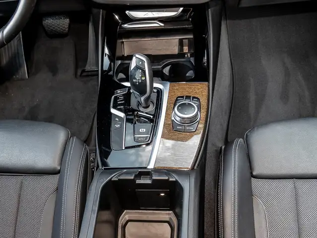 BMW X3 view 8