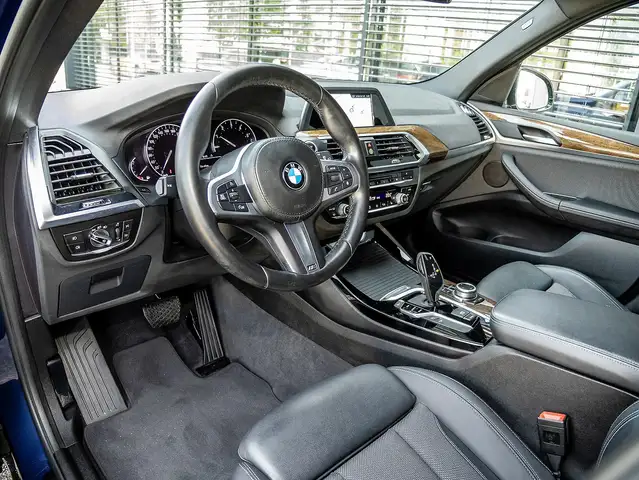 BMW X3 view 3