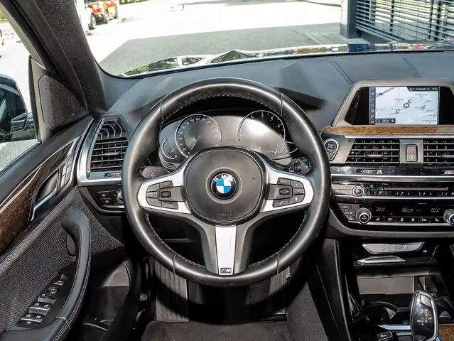 BMW X3 view 10