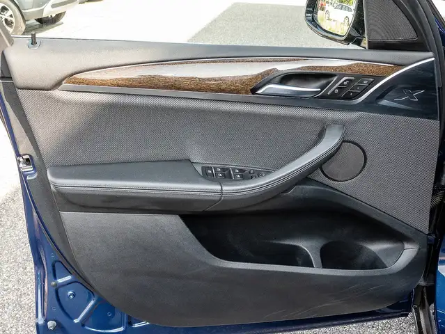BMW X3 view 16