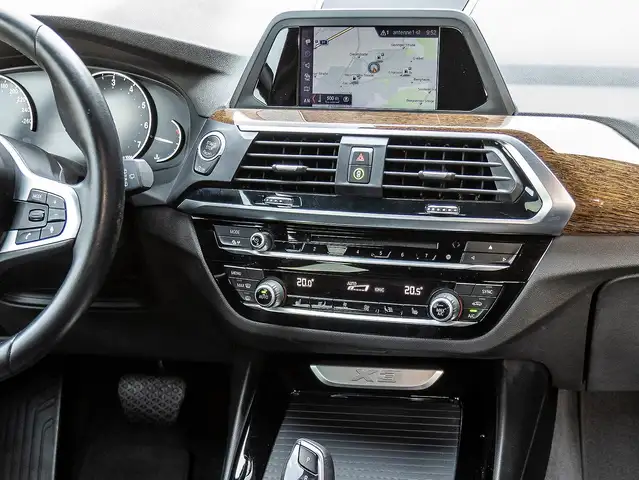 BMW X3 view 6