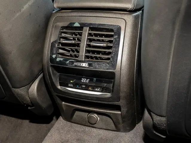 BMW X3 view 18