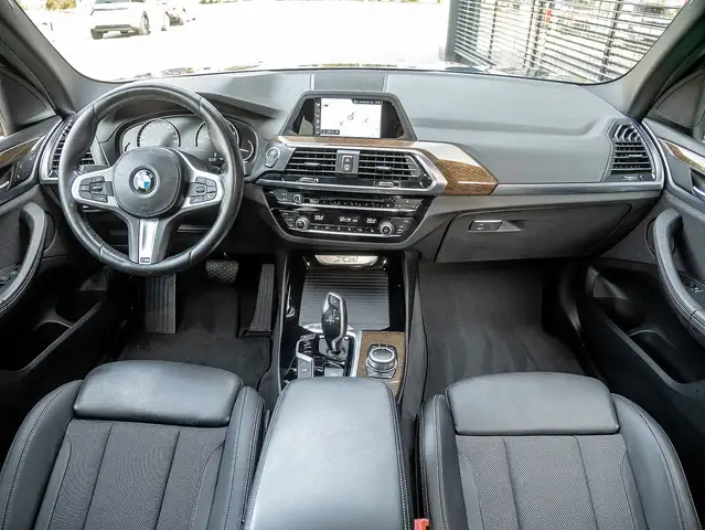 BMW X3 view 5