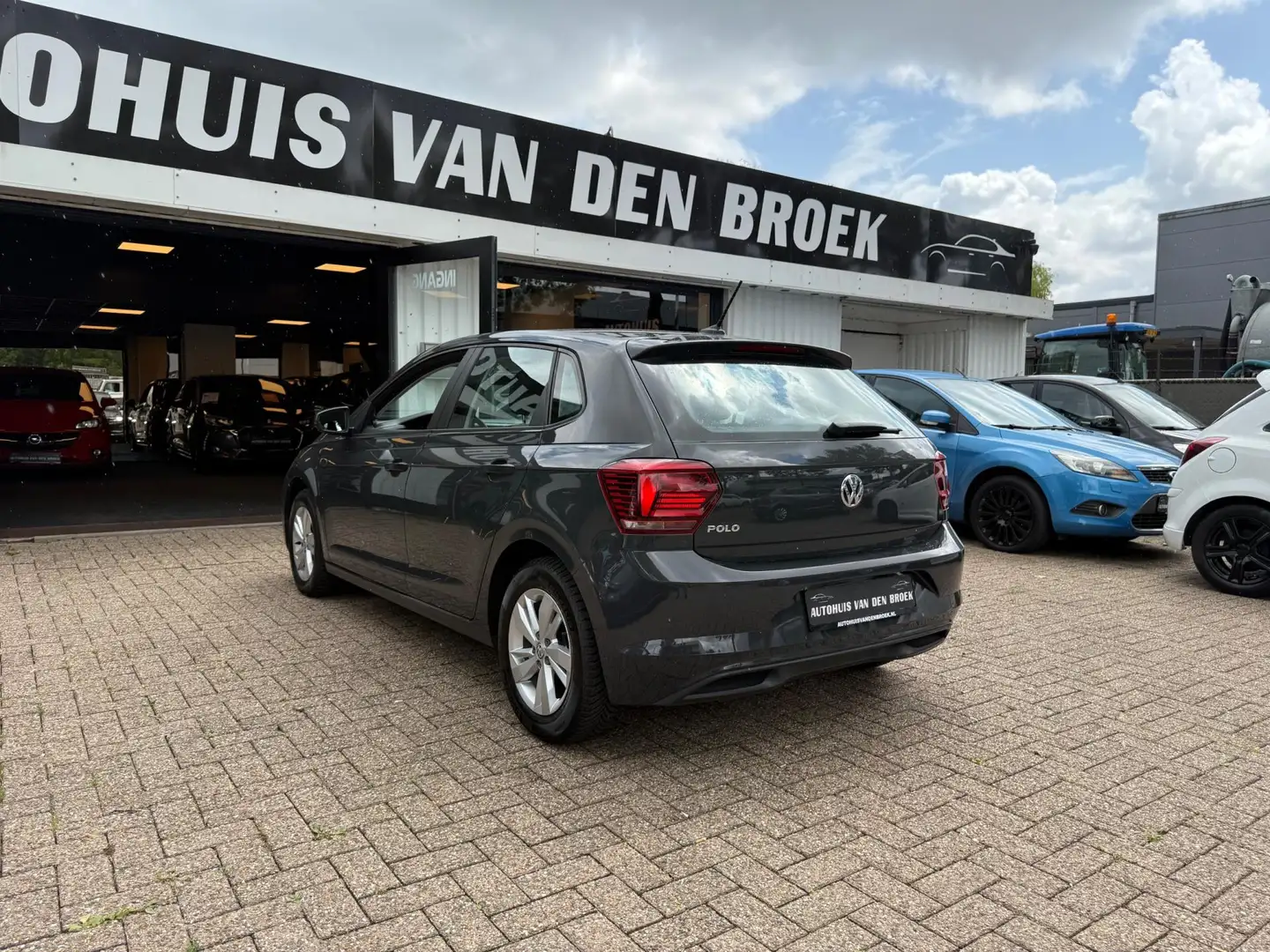 Volkswagen Polo 1.0 MPI Comfortline|Airco|Navi|Cruise|Led|Lmv|Elek Gris - 2