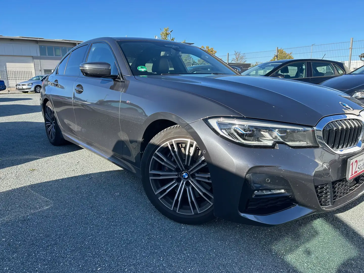 BMW 330 i M Sport Paket LED / Garantie/ Finanzierung Grau - 1