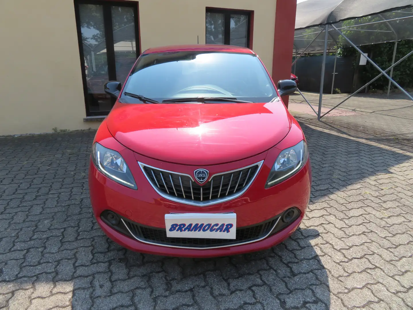 Lancia Ypsilon 1.0 69cv FIREFLY S&S - HYBRID ECOCHIC SILVER - NEO Rosso - 2