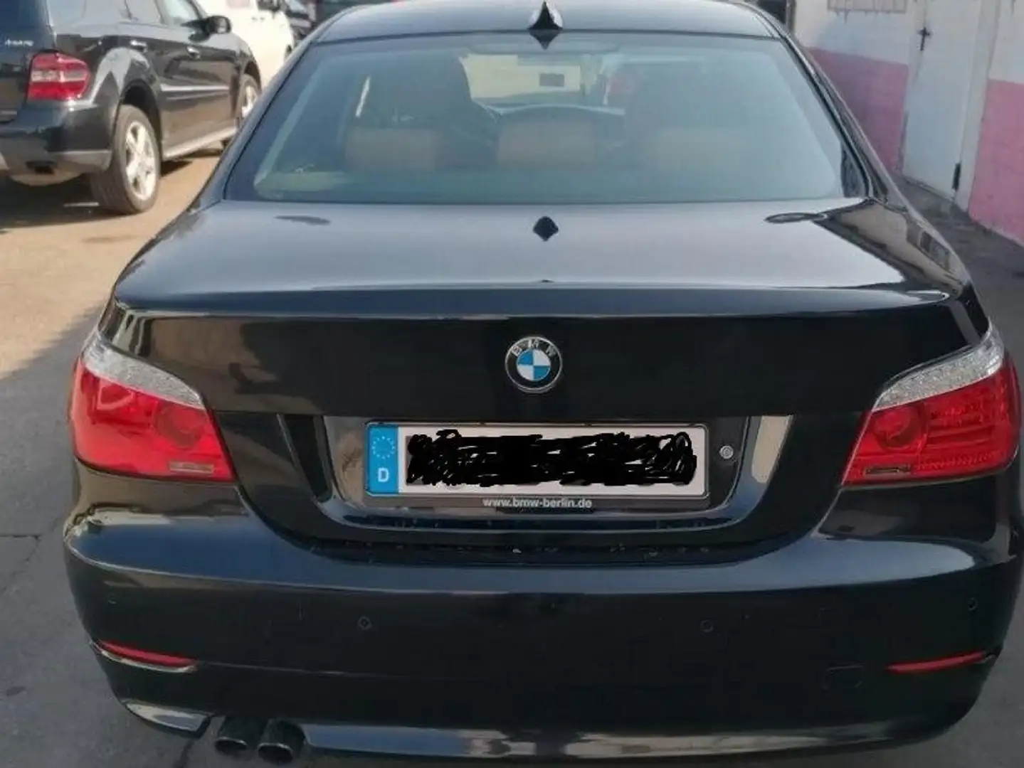 BMW 523 523i Aut. Černá - 1