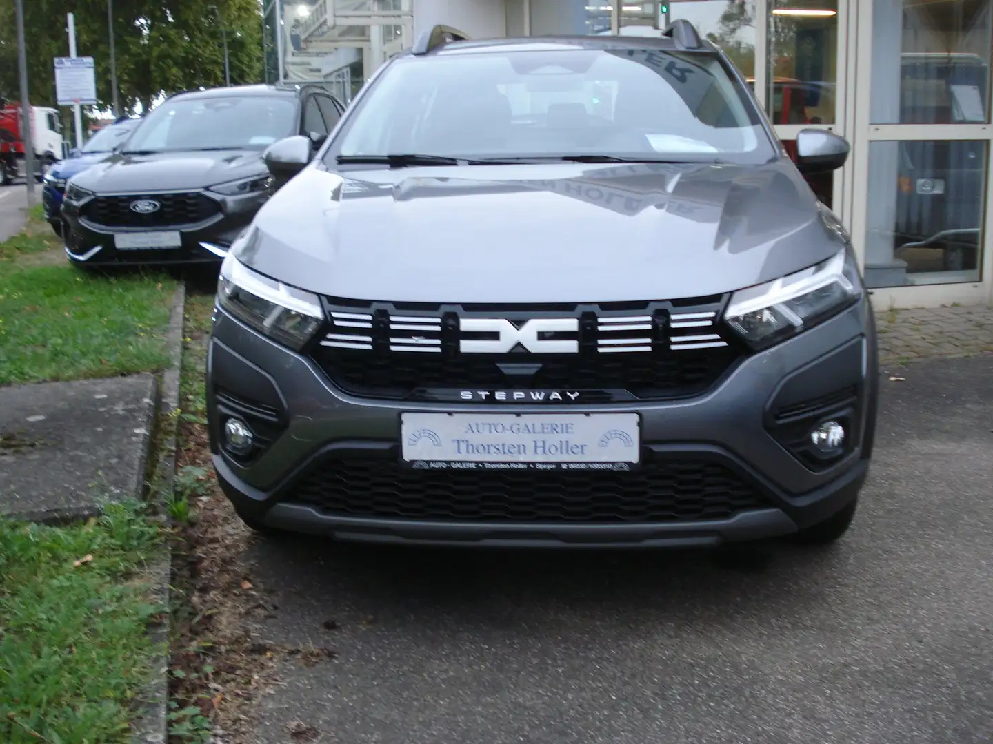 Dacia Sandero Stepway Expression Navi 8" Sitzheizung Park-Paket Grau - 1