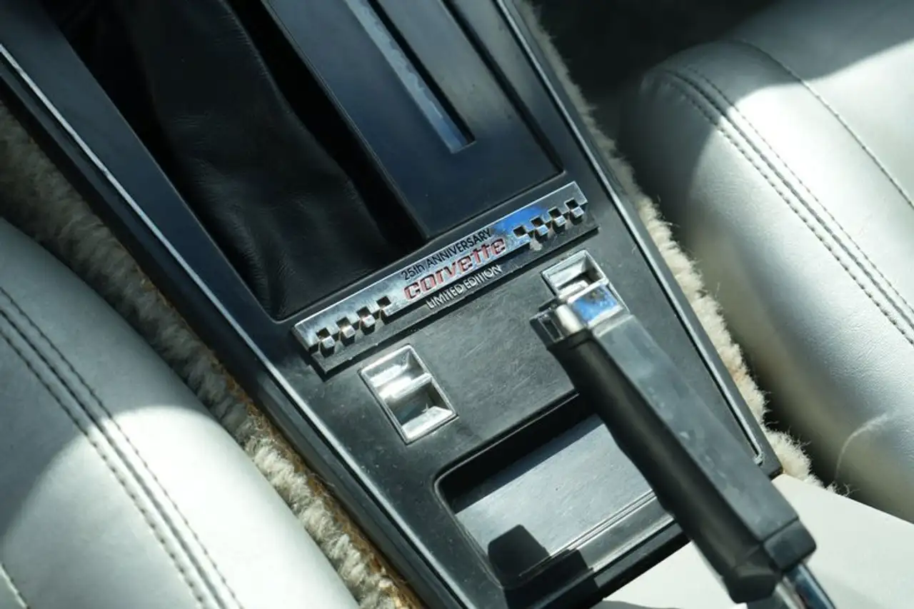 Chevrolet Corvette photo Chevrolet Corvette