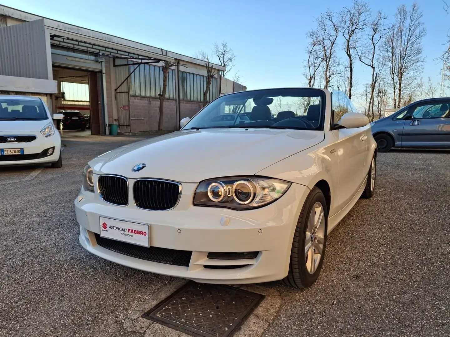BMW 120 120d Cabrio Attiva Bianco - 1
