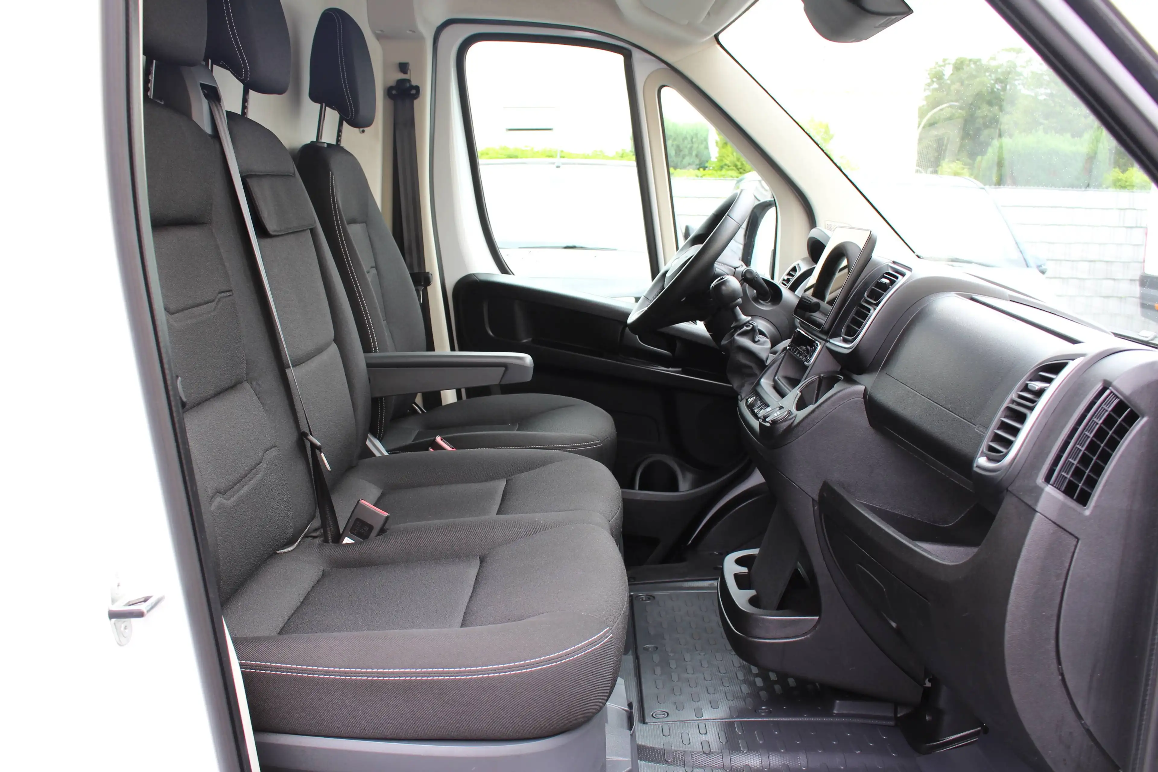 Peugeot Boxer 35 L4H2 140 *Klima*Kamera*Tempo*Navi*Holz — photo 7