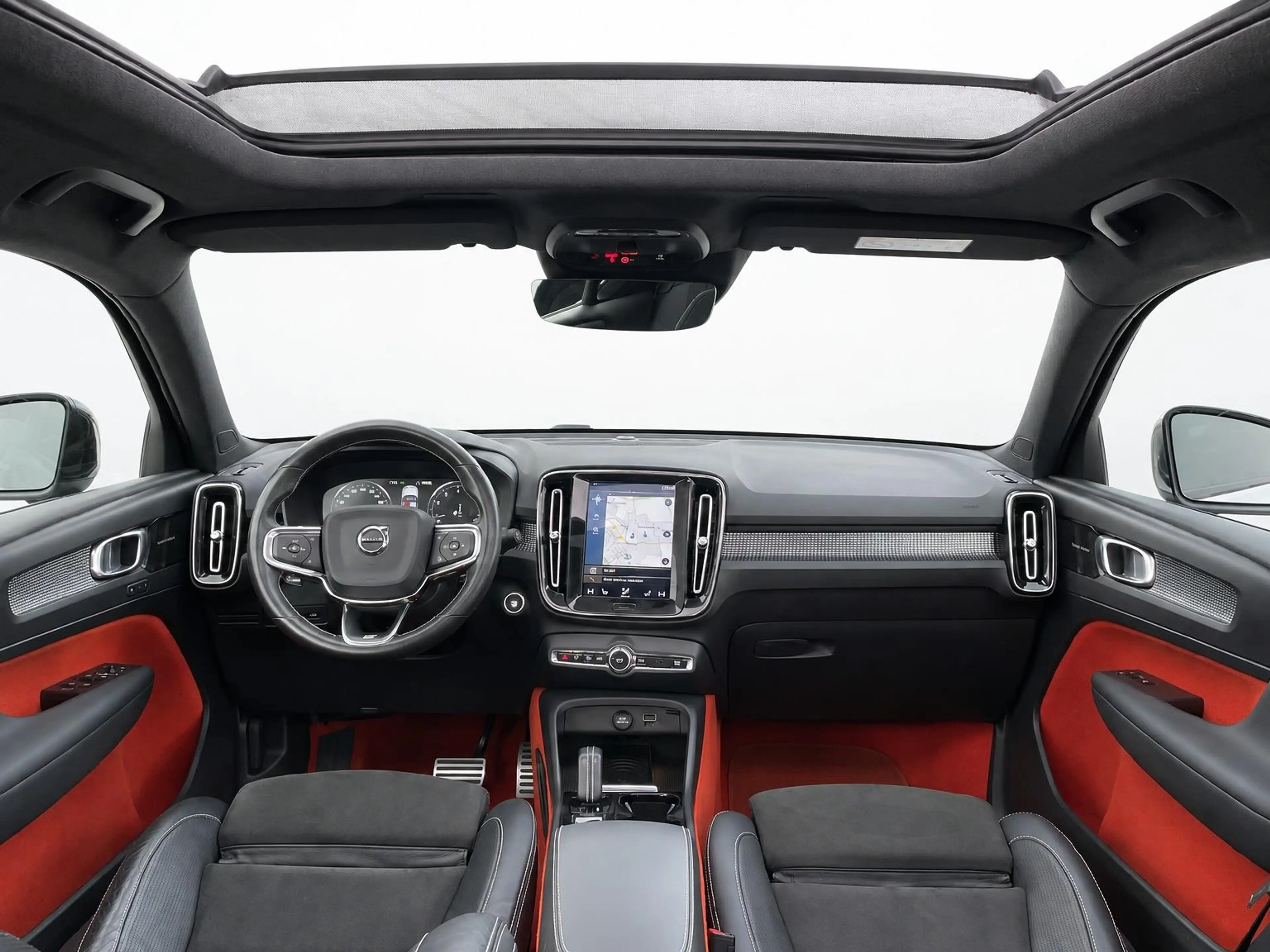 Volvo XC40 2.0 T5 AWD R-Design Intro Edition — photo 12