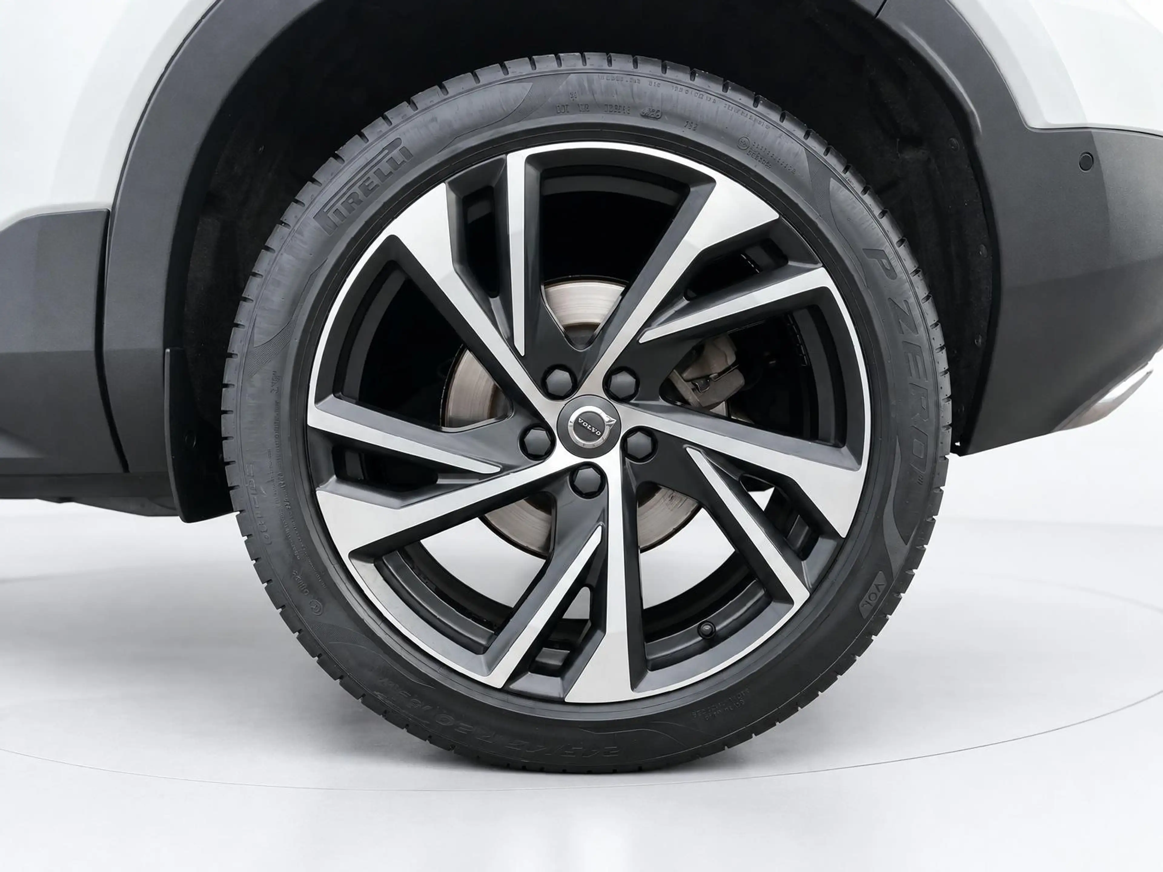 Volvo XC40 2.0 T5 AWD R-Design Intro Edition — photo 7