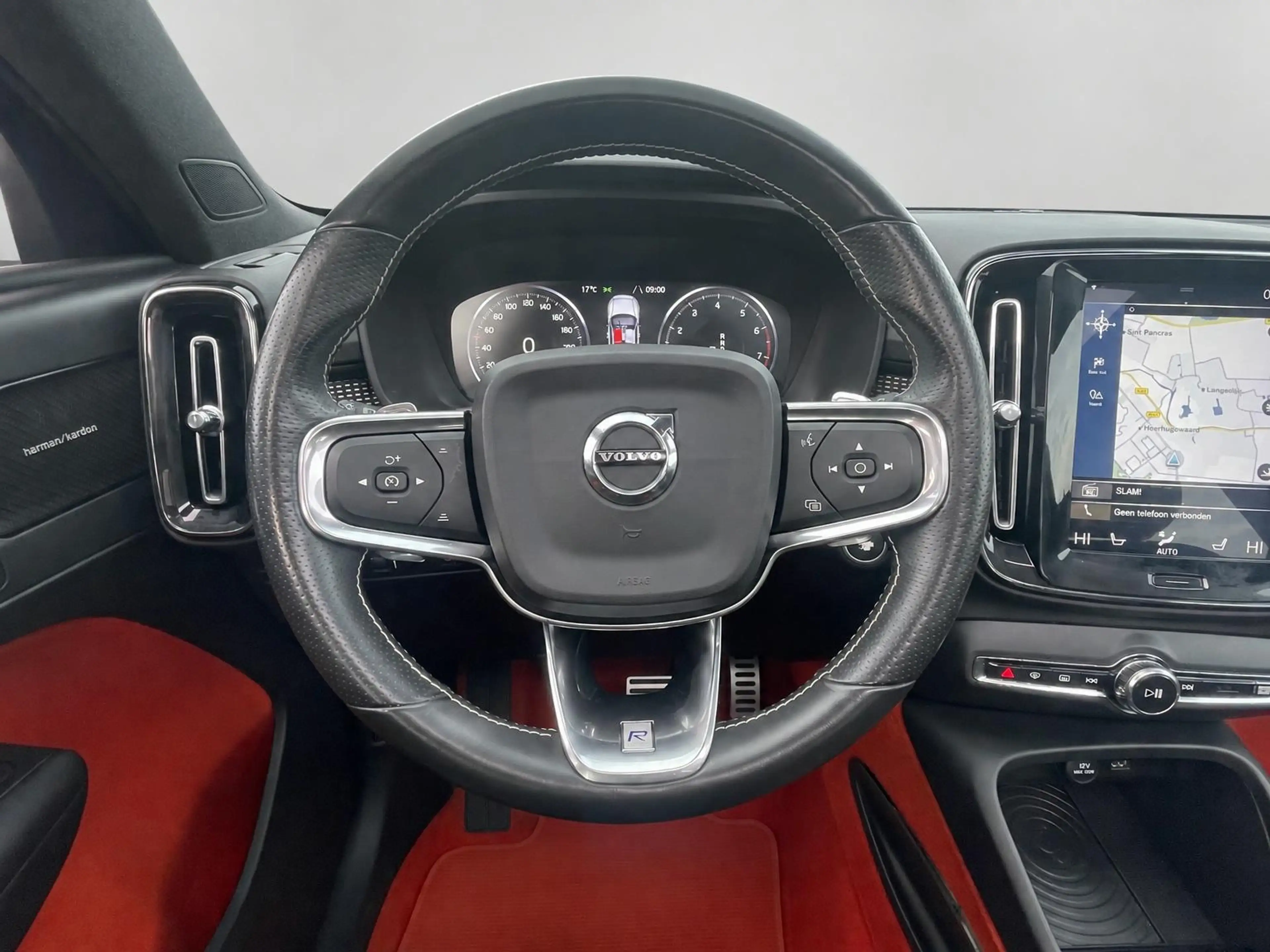 Volvo XC40 2.0 T5 AWD R-Design Intro Edition — photo 9