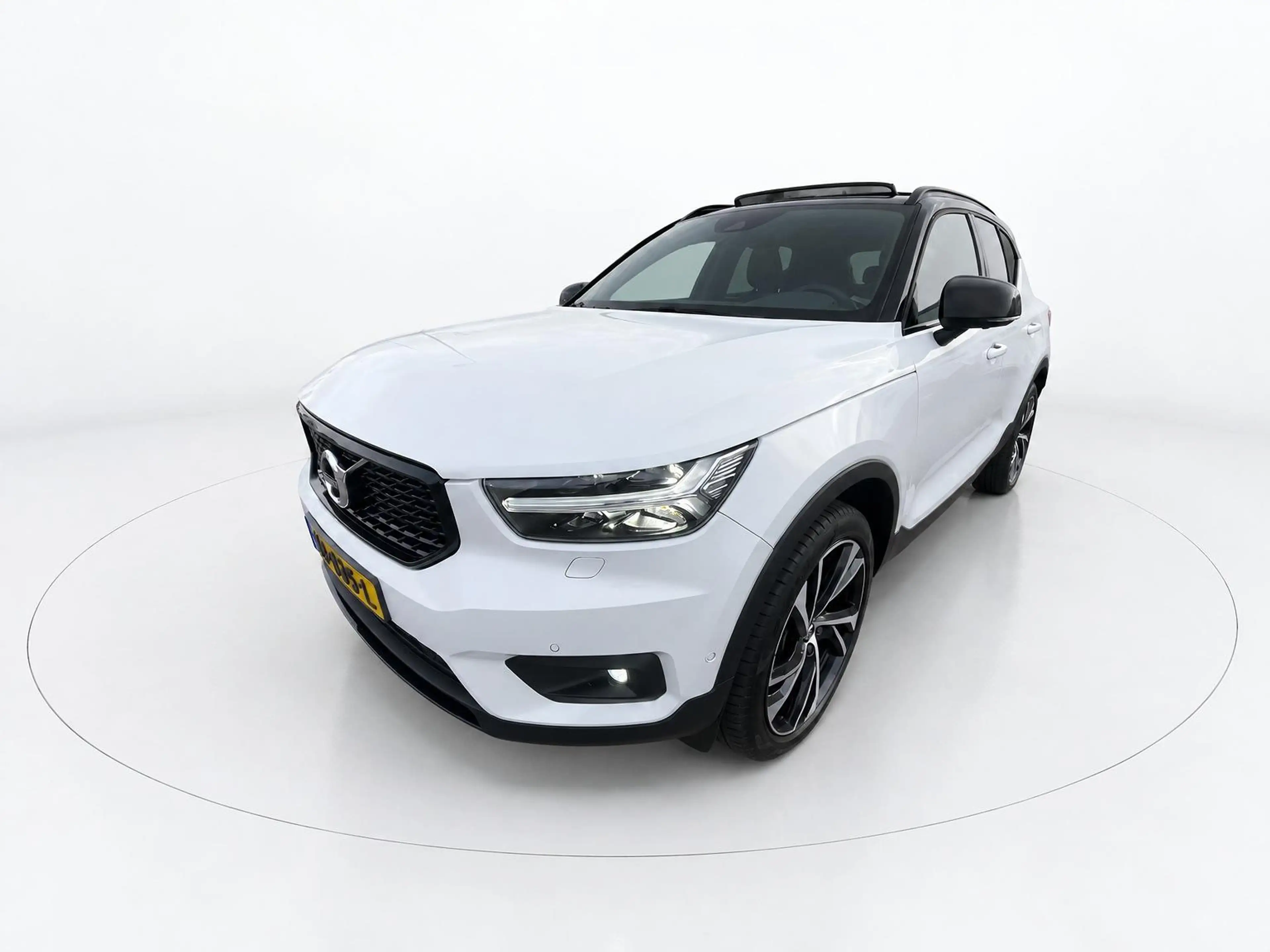 Volvo XC40 2.0 T5 AWD R-Design Intro Edition — photo 5