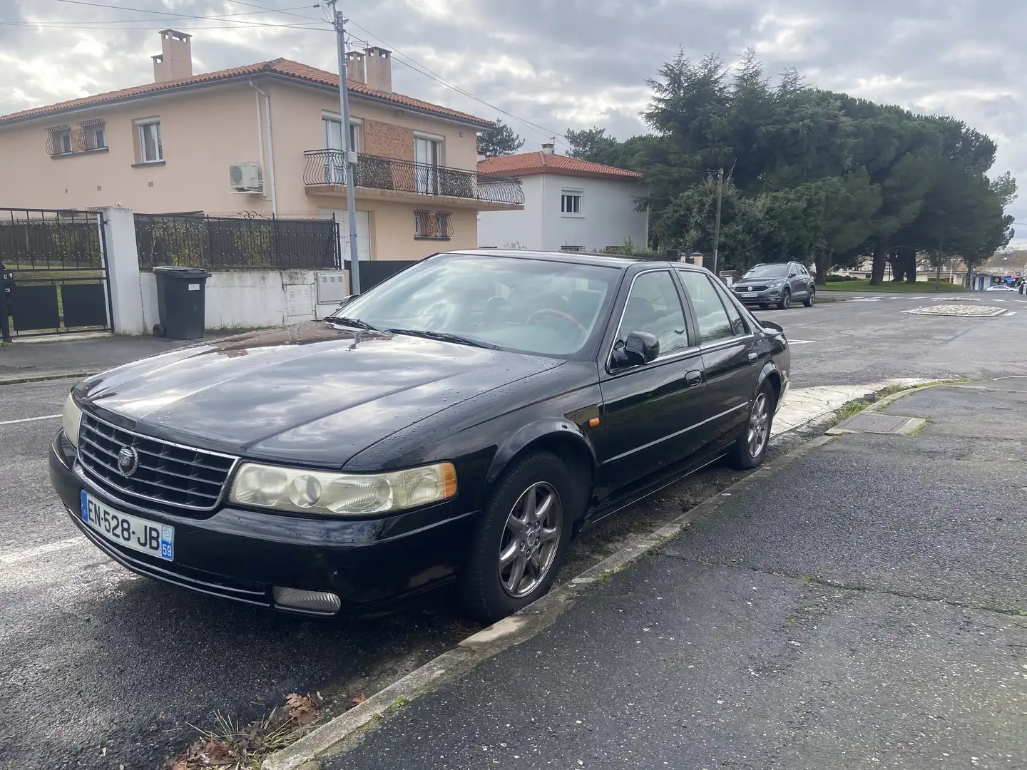 Cadillac STS - 2