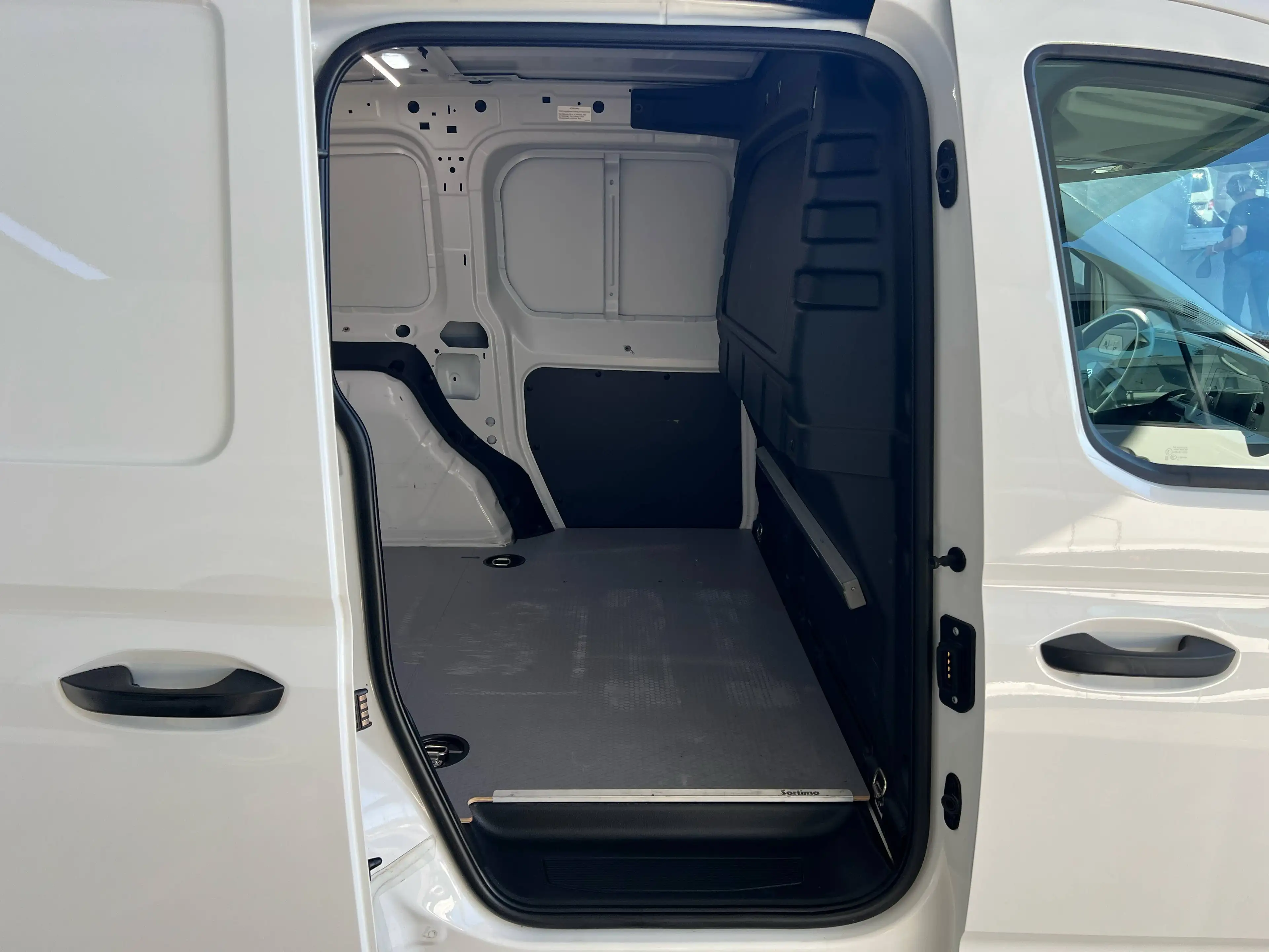 Volkswagen Caddy Cargo 2,0 TDI PARKTR./KLIMA — photo 10