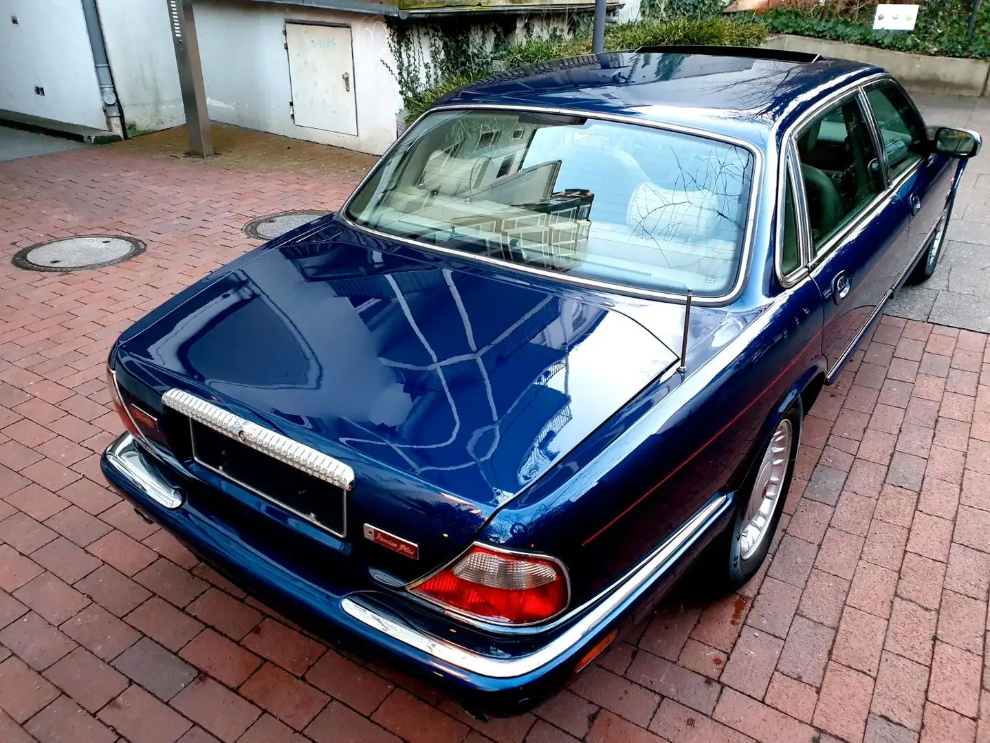 Jaguar Daimler Vanden Plas lang* 1.Hand, *Motor 600 km Albastru - 2