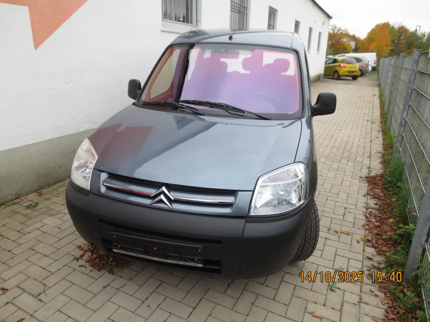 Citroen Berlingo 1.4 First Kombi Grau - 1